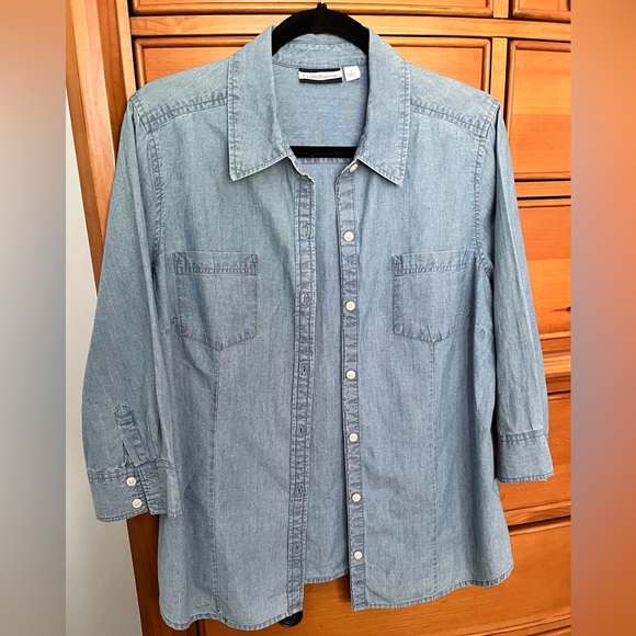 Croft and Barrow Denim button down shirt.. Size Large - Picture 1 of 7